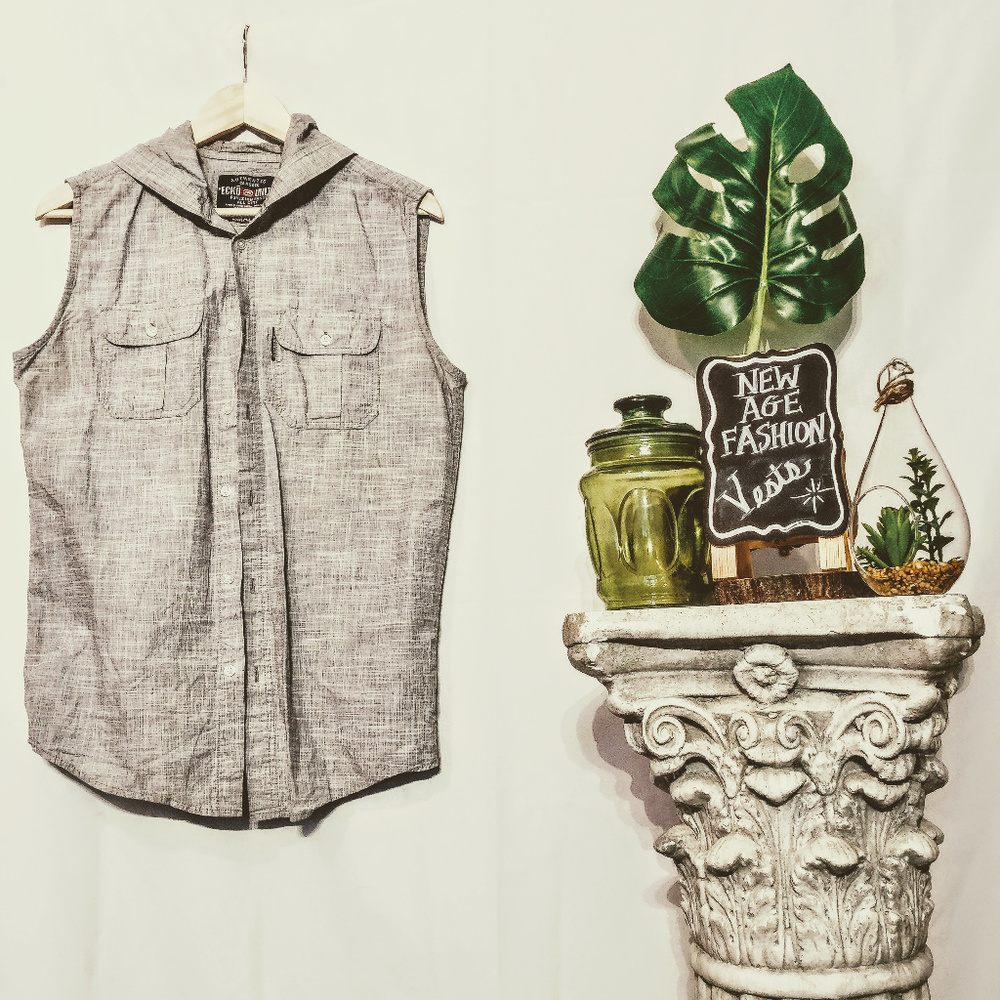 NAF SMALL ECKO UNTLD. HOODED VEST